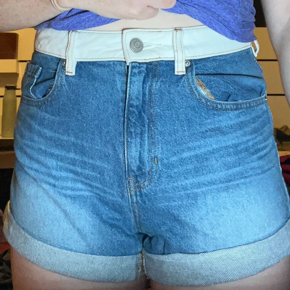 PacSun shorts white stripe - Picture 5 of 5